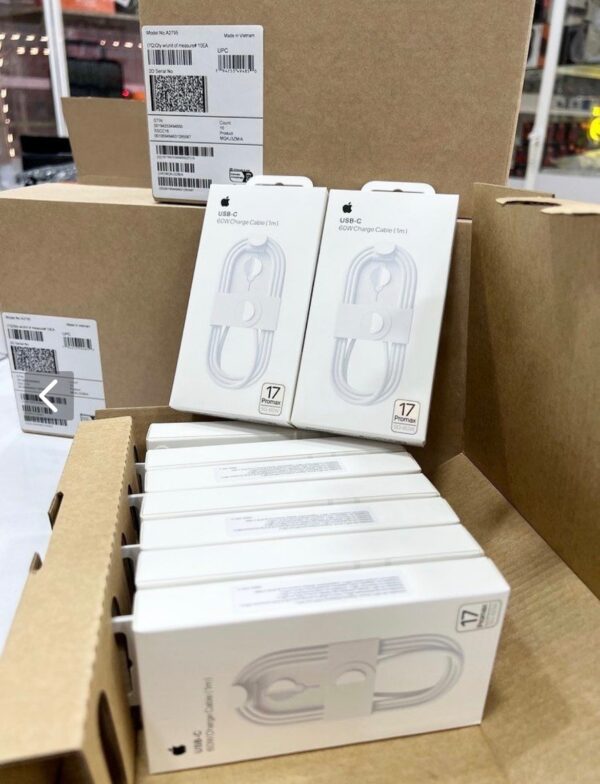 کابل اورجینالiPhone 17poromax